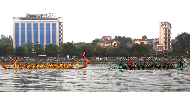 Giỗ Tổ Hùng Vương: Việt Trì tổ chức Hội thi bơi chải quy mô lớn ảnh 1