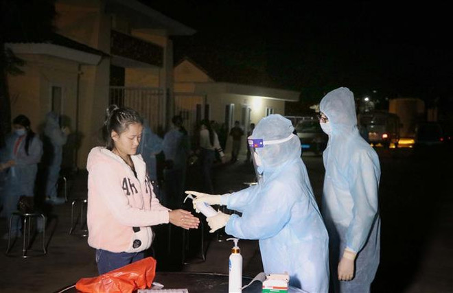 4/12: Việt Nam ghi nhận 4 ca COVID-19, cách ly ngay sau khi nhập cảnh ảnh 1