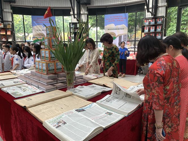 Trưng bày chuyên đề kỷ niệm 68 năm ngày Giải phóng Thủ đô ảnh 1