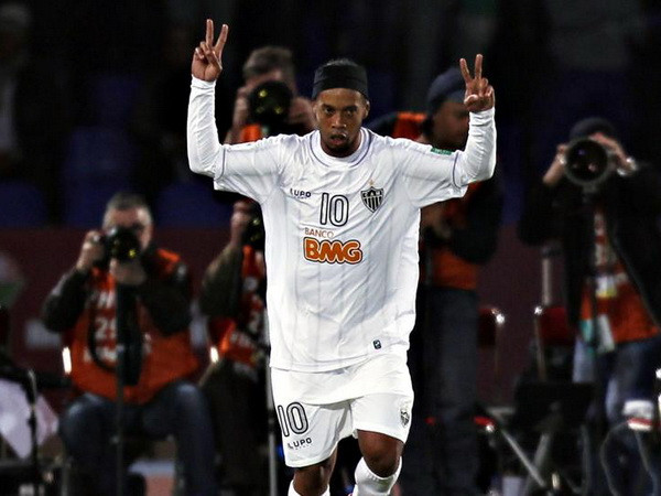 Ronaldinho chính thức tìm được bến đỗ mới cho sự nghiệp ảnh 1