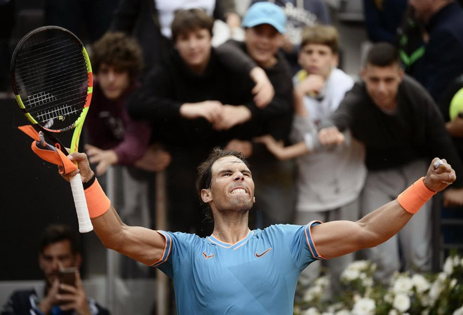 Nadal hướng đến danh hiệu đầu tiên trên mặt sân đất nện ở mùa này. (Nguồn: Getty Images) Rafael Nadal ‘đại chiến’ Novak Djokovic ở chung kết Rome Masters ảnh 1