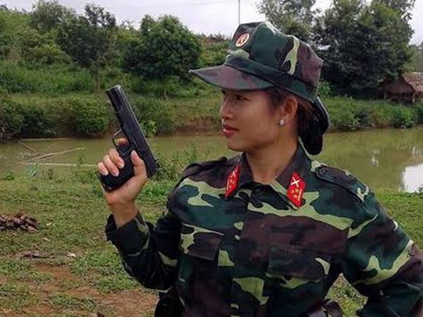 Nữ xạ thủ tài sắc vẹn toàn của lực lượng vũ trang tỉnh Điện Biên ảnh 1