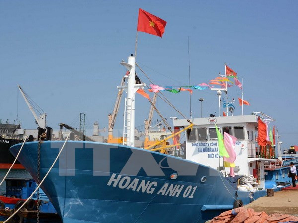 Quảng Ngãi: Ký hợp đồng đầu tiên về đóng tàu hậu cần nghề cá ảnh 1