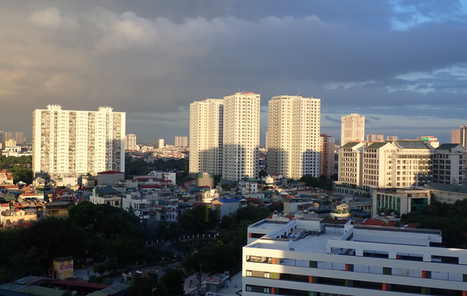 Giá nhà căn hộ chung cư tại các tỉnh, thành phố lớn như Hà Nội và Thành phố Hồ Chí Minh tăng trung bình khoảng từ 5% đến 6,5% trong quý II/2024. (Ảnh: Hùng Võ/Vietnam+) vnp_chung cu ha noi.PNG