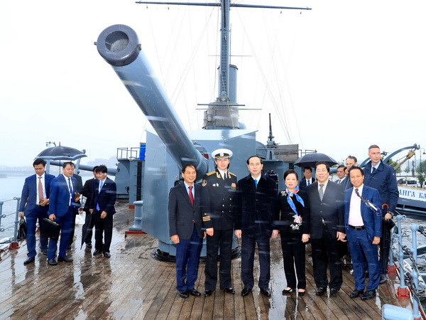 Hoạt động của Chủ tịch nước Trần Đại Quang tại Saint Petersburg ảnh 1