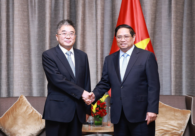 Thủ tướng Phạm Minh Chính tiếp ông Nghiêm Thánh Quân, Chủ tịch Tập đoàn Thiên Doanh. (Ảnh: Dương Giang/TTXVN) TTXVN_2706THutuongDNTrungquoc3.jpg