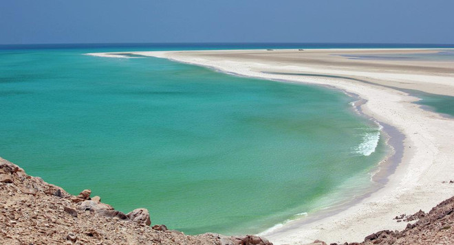 Tàu chở 55 người bất ngờ biến mất khỏi radar ngoài khơi Yemen ảnh 1