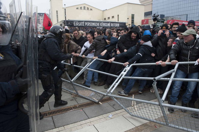 Kosovo ngừng thực thi thỏa thuận bình thường hóa với Serbia ảnh 1