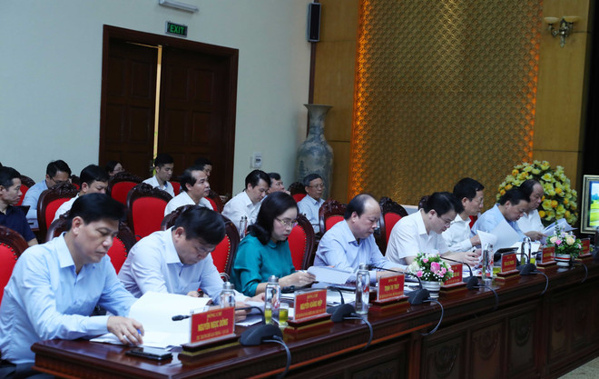 (Ảnh: Thống Nhất/TTXVN) Thủ tướng kiểm tra tiến độ giải ngân vốn đầu tư công tại Ninh Bình ảnh 2