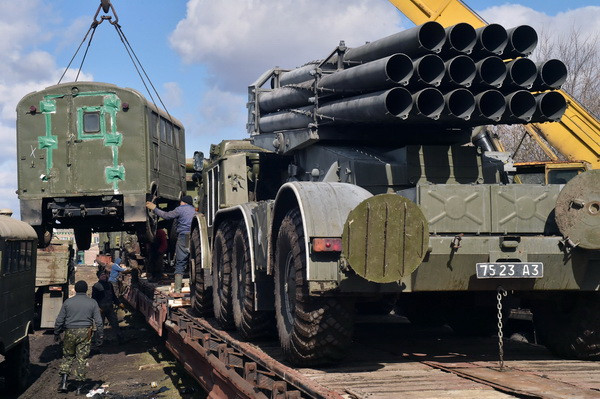 EU lên tiếng phản đối kêu gọi của Mỹ cung cấp vũ khí cho Ukraine ảnh 1