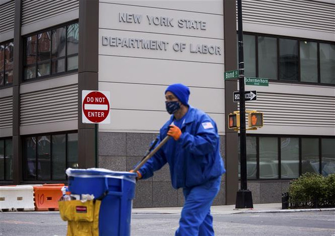 Chuyên gia nhận định khả năng kinh tế Mỹ phục hồi theo hình chữ W ảnh 1