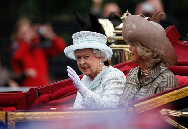 Hé lộ mối quan hệ mẹ chồng-nàng dâu sau cánh cổng của Hoàng gia Anh ảnh 5