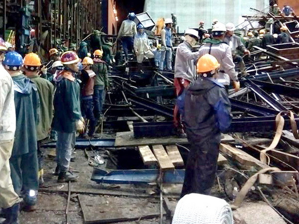 Thủ tướng yêu cầu khẩn trương cứu nạn vụ sập giàn giáo ở Vũng Áng ảnh 1