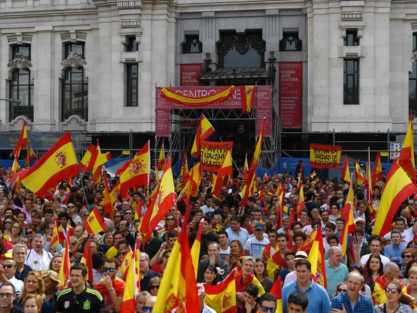 Thủ tướng Đức, Chủ tịch EC điện đàm về tình hình Catalonia ảnh 1