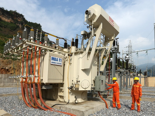 Phê duyệt khung giá bán buôn điện cho các Tổng công ty Điện lực ảnh 1