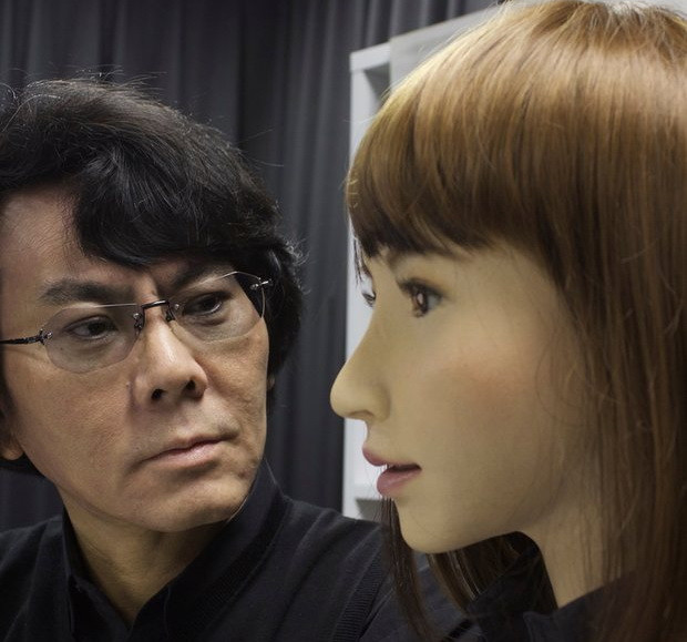 Sửng sốt với robot lễ tân có khuôn mặt, cử chỉ như người thật ảnh 1