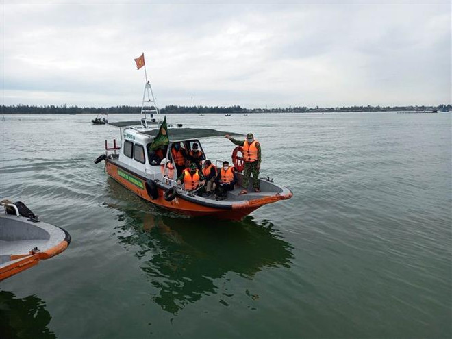 Hội Chữ thập đỏ hỗ trợ gia đình các nạn nhân vụ lật canô tại Cửa Đại ảnh 1