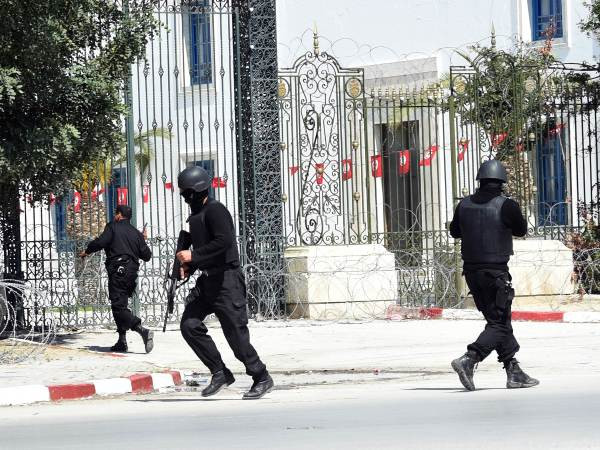 Kết thúc chiến dịch giải cứu con tin tại bảo tàng Tunisia ảnh 1