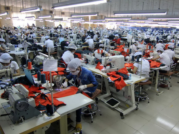 Xây dựng lộ trình điều chỉnh mức lương tối thiểu khu vực doanh nghiệp ảnh 1