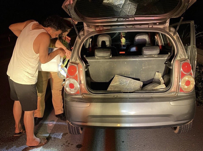 Hành động đẹp của Cảnh sát giao thông trên cao tốc Nội Bài-Lào Cai ảnh 1