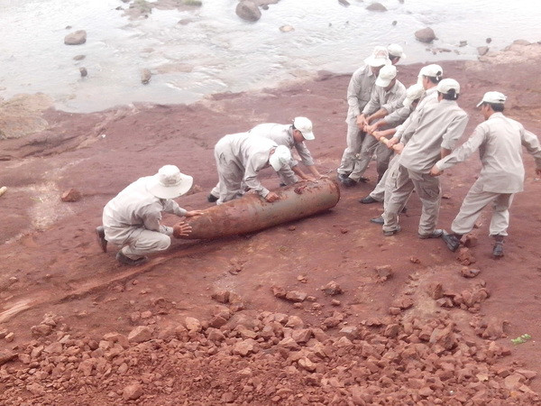 Việt Nam mong muốn Mỹ đẩy mạnh hỗ trợ xử lý ô nhiễm bom mìn ảnh 1