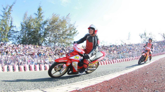 Xe môtô bảo vệ đoàn đua ở Đồng Nai gặp tai nạn, 1 người chết ảnh 1