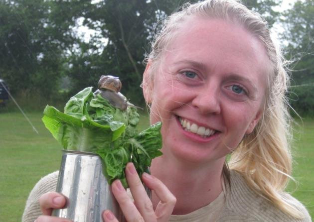 [Video] Ấn tượng cuộc đua 'tốc độ' ốc sên thế giới tại Anh ảnh 2