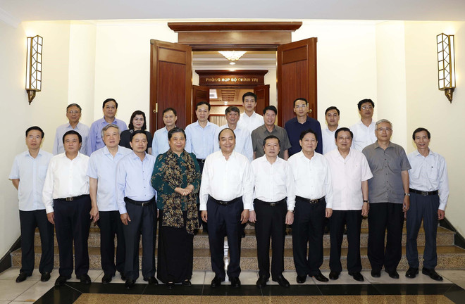 Bộ Chính trị làm việc về chuẩn bị đại hội các đảng bộ trực thuộc TW ảnh 1