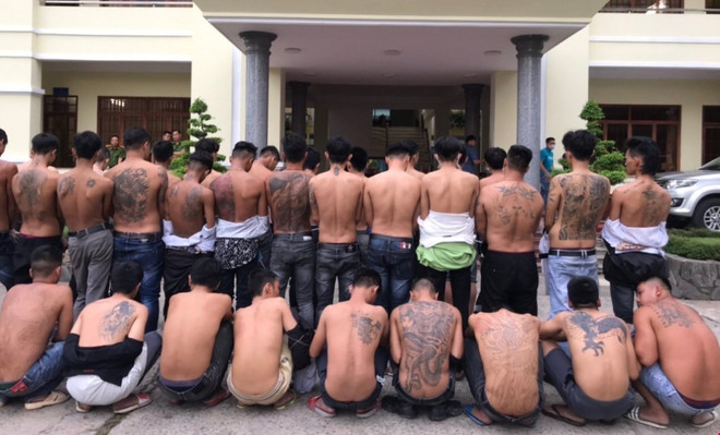 Đồng Nai: Bắt 59 đối tượng của 2 băng nhóm chuẩn bị “hỗn chiến” ảnh 1