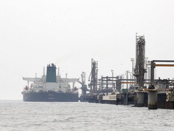 Iran tuyên bố sẽ vượt qua sức ép từ lệnh trừng phạt của Mỹ ảnh 1