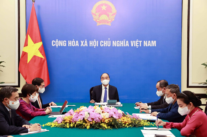 Chủ tịch nước Nguyễn Xuân Phúc điện đàm với Tổng thống Cộng hòa Pháp ảnh 1