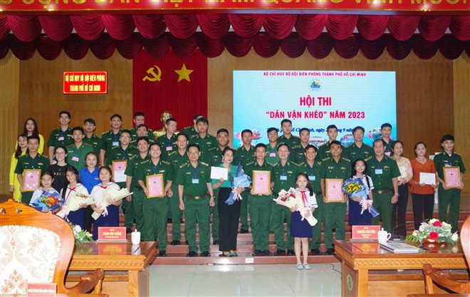 Huy động cả hệ thống chính trị tham gia vào các phong trào thi đua ảnh 2