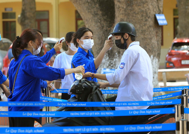 Siết chặt công tác phòng dịch, đảm bảo an toàn cho các điểm thi ảnh 2