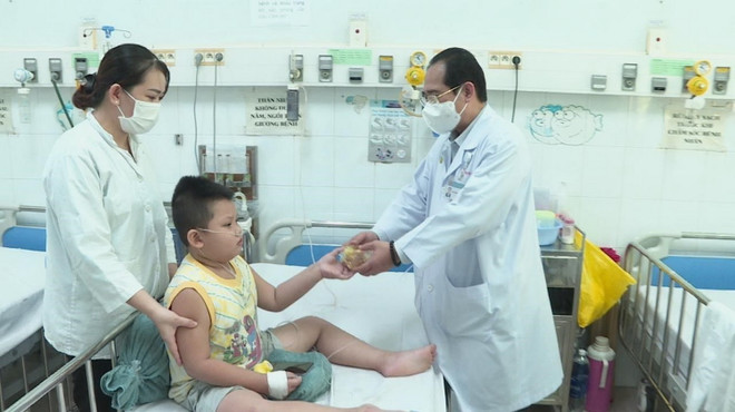 Những chiếc bánh Trung thu đặc biệt giữa mùa dịch tại TP.HCM ảnh 1