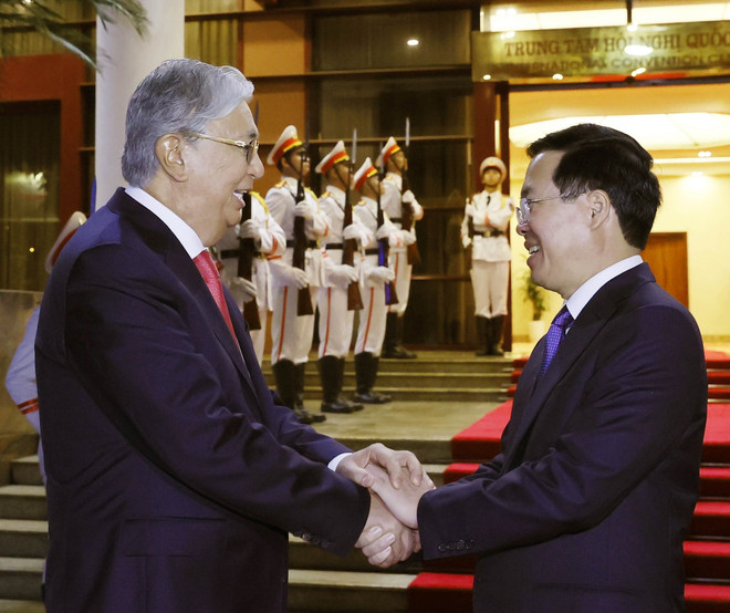 Chiêu đãi chào mừng Tổng thống Kazakhstan thăm Việt Nam ảnh 1