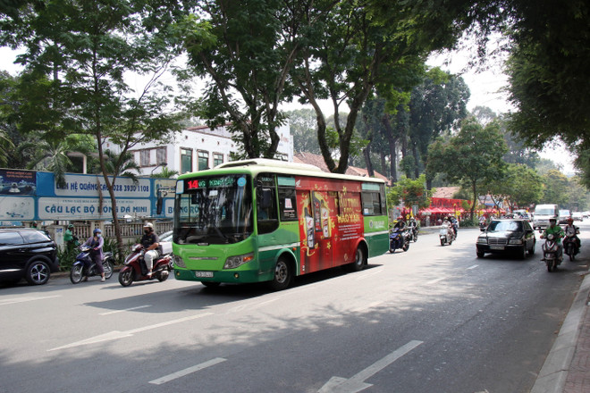 Ảnh minh họa. (Ảnh: Tiến Lực/TTXVN) Nhiều tuyến xe buýt trục chính tại TP Hồ Chí Minh hoạt động trở lại ảnh 1