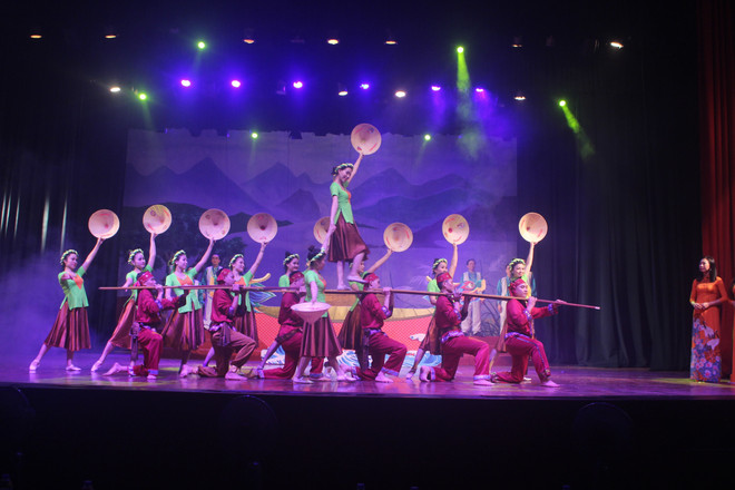 "Hương sắc Quê Thanh": Hội tụ tinh hoa dân ca, dân vũ Thanh Hóa ảnh 1