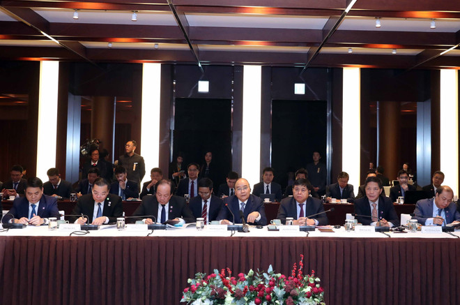 Thủ tướng Nguyễn Xuân Phúc tọa đàm với nhà đầu tư hàng đầu Hàn Quốc ảnh 1