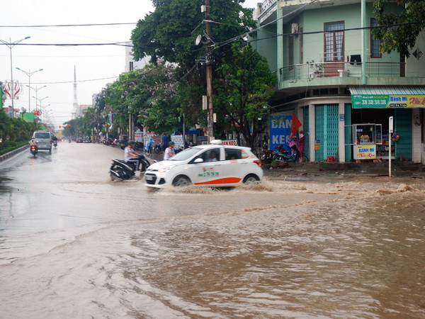Mưa dông ở Bắc Bộ và Bắc Trung Bộ, nguy cơ sạt lở đất cao ảnh 1