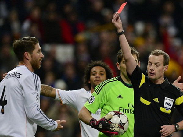Tin sáng 28/11: Ramos lập kỷ lục buồn, Moyes nổ tưng bừng ảnh 1
