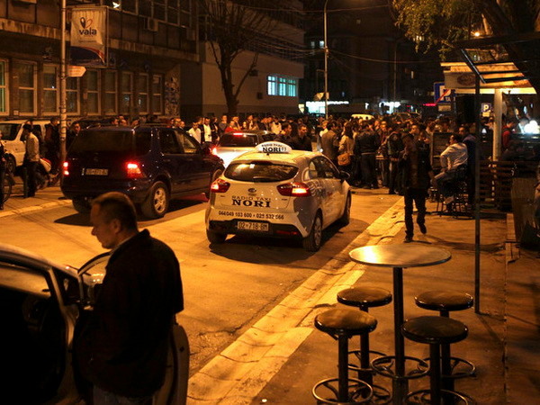 Xả súng đẫm máu vì ghen, hàng chục người thương vong ảnh 1