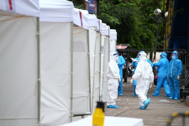 [Video] Việt Nam triển khai điểm xét nghiệm nhanh chống COVID-19 ảnh 1