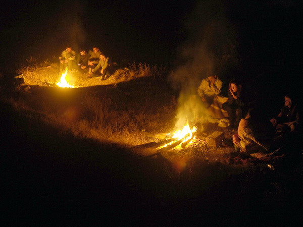 Châu Âu "ngạt thở" trong khói vì người dân đốt than sưởi ấm ảnh 1