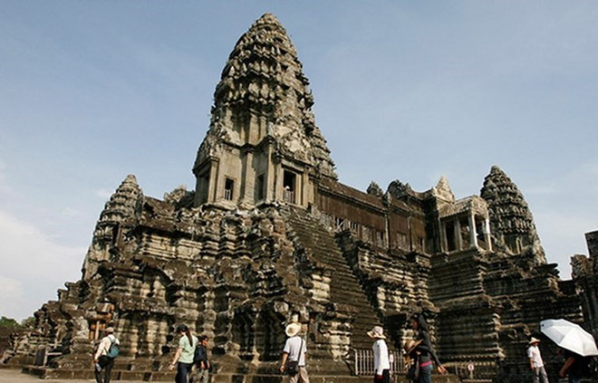 Campuchia cấm xe cơ giới chạy phía trước khu đền Angkor Wat ảnh 1