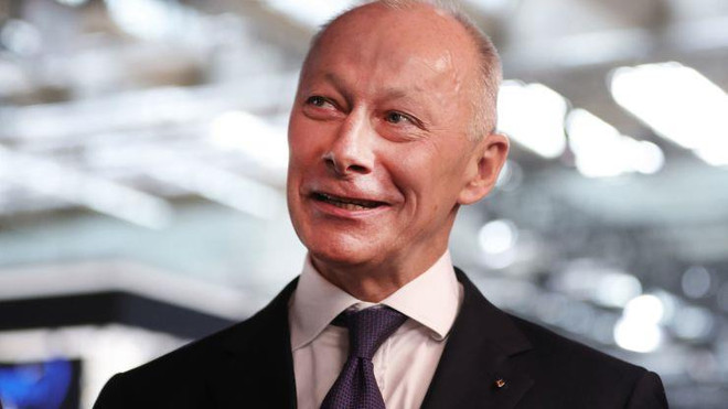 Hãng Renault bất ngờ sa thải Giám đốc điều hành Thierry Bollore ảnh 1