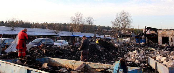 Hơn 5 tỷ đồng hỗ trợ các nạn nhân người Việt trong vụ cháy chợ ở Séc ảnh 3