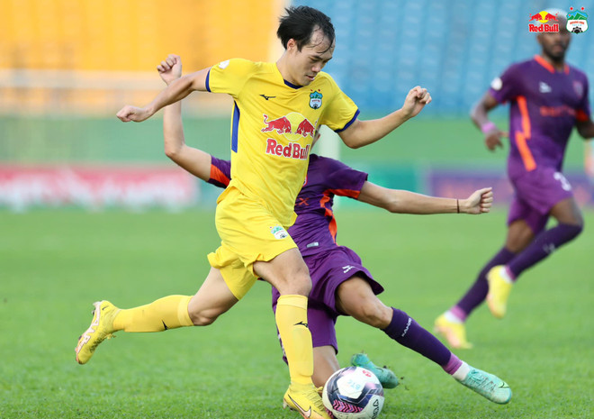 V-League: HAGL không thắng 4 trận liên tiếp, SLNA chia điểm ảnh 1