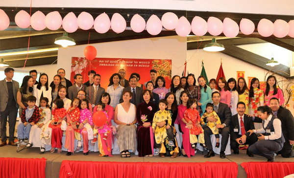 Cộng đồng người Việt tại Mexico và Hà Lan đón Tết Bính Thân ảnh 1