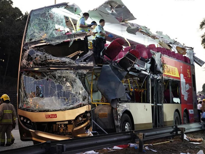 Tai nạn xe buýt nghiêm trọng tại Hong Kong, ít nhất 5 người chết ảnh 1