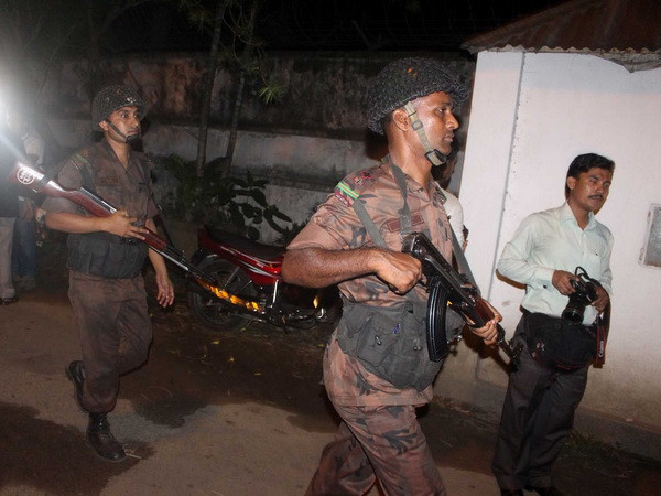Bangladesh xác định được kẻ chủ mưu vụ thảm sát tại nhà hàng ảnh 1